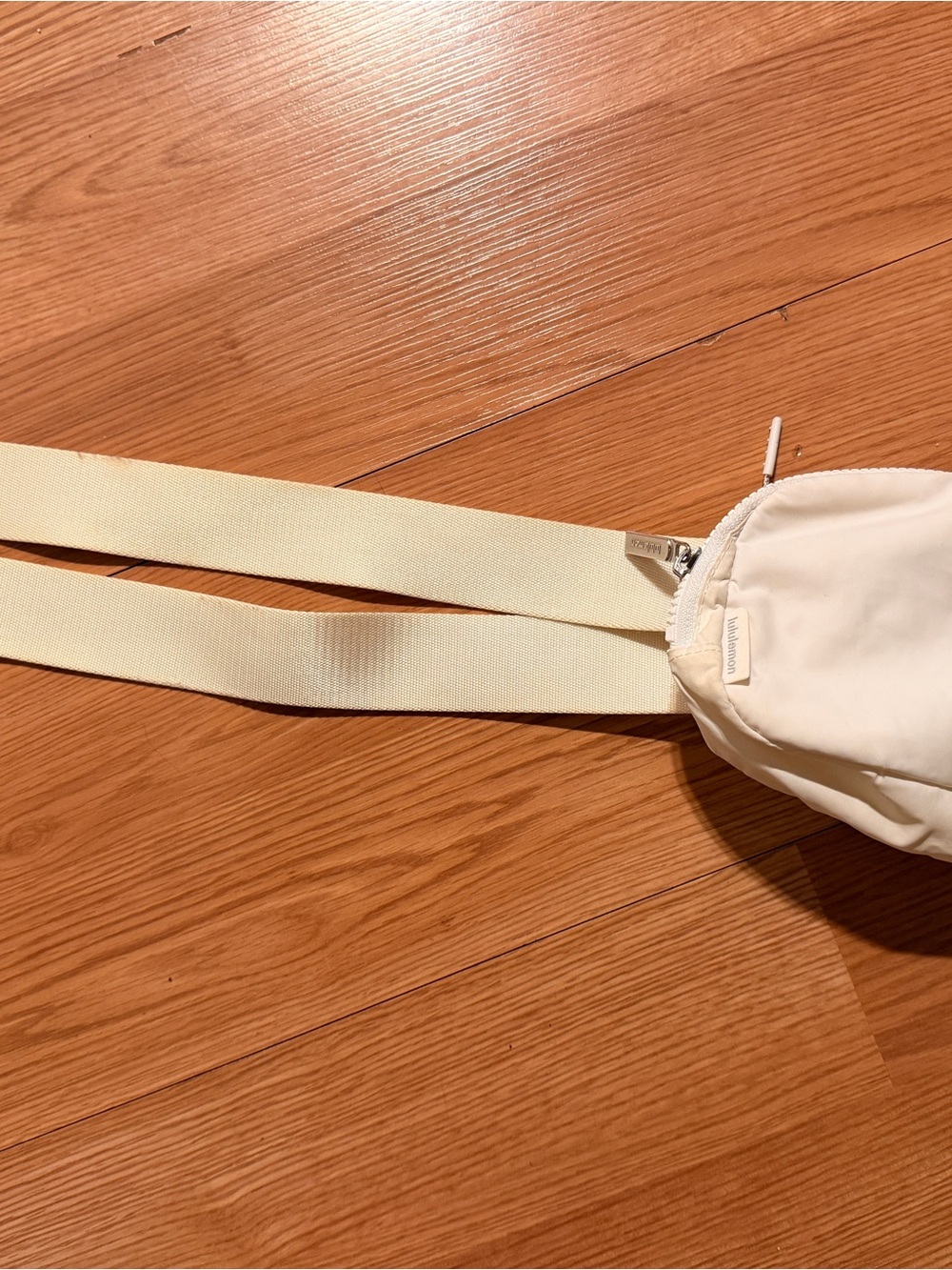 lululemon White Crossbody Belt Bag - Picture 2 of 4